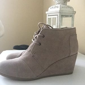 Toms wedges