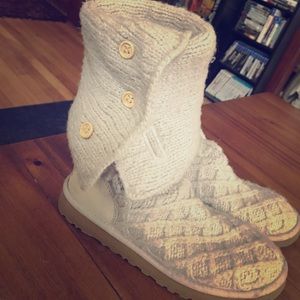 Gently worn knit UGGS