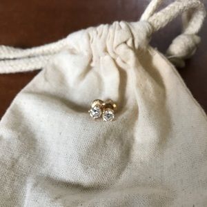 MORE THAN 80% OFF! 14KYG diamond stud earrings