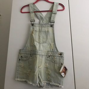 Kittenish white trash overalls