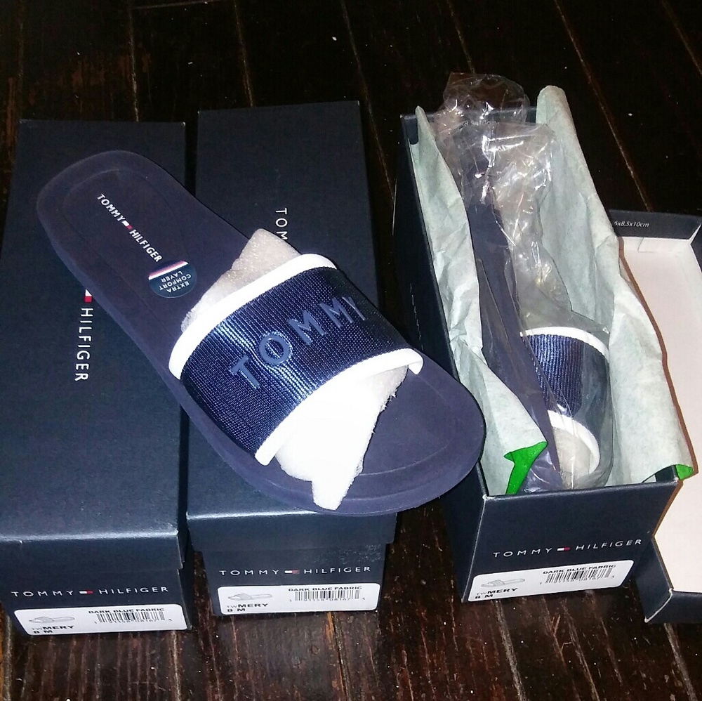 Tommy flip flops