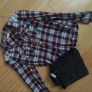 Plaid, lace on the shoulder and back flannel