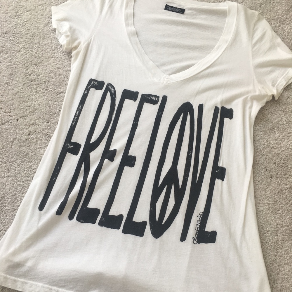 Lauren Moshi Free Love Tee. Size Medium.