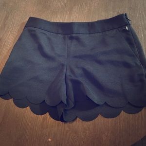 Express scallop bottom shorts