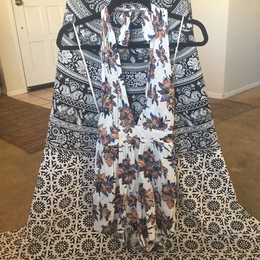 COTTON CANDY HALTER TIE ROMPER WHITE FLORAL SMALL