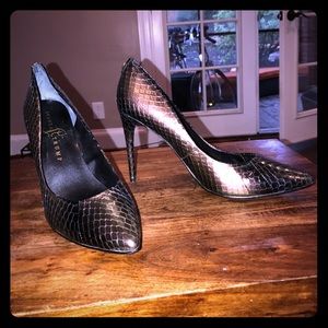 Green / Gold snakeskin pumps