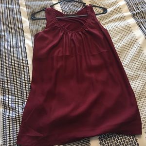 Maroon tank
