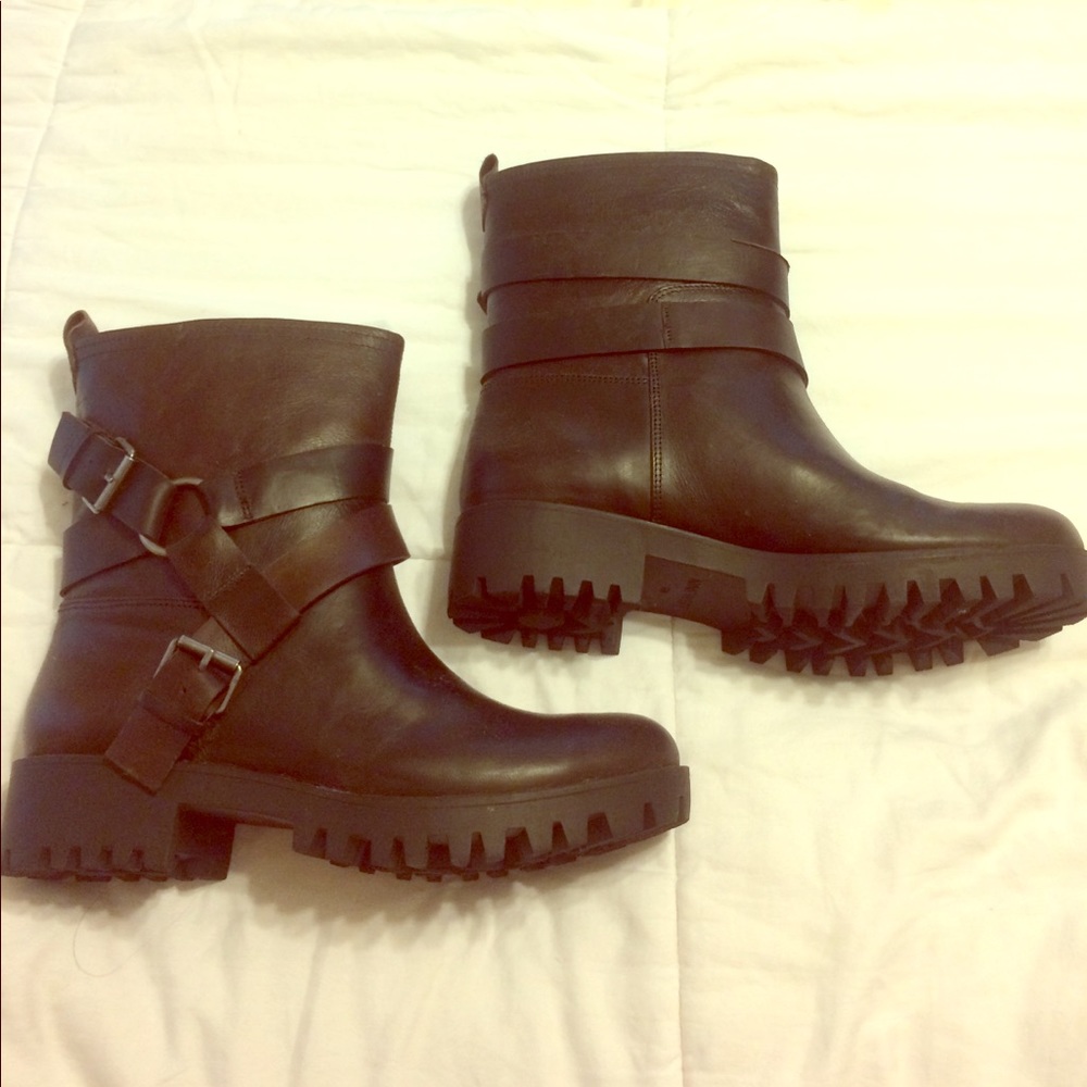 New Nine West Moto Dark Brown Boots!