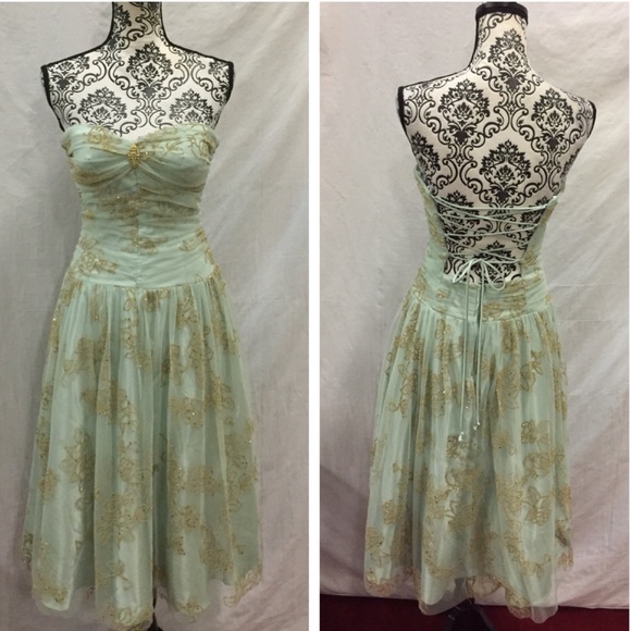 Betsy & Adam Dresses & Skirts - DROP DEAD Betsy & Adam Tea Length Mint/Gold Dress
