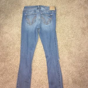 Medium wash, super skinny hollister jeans