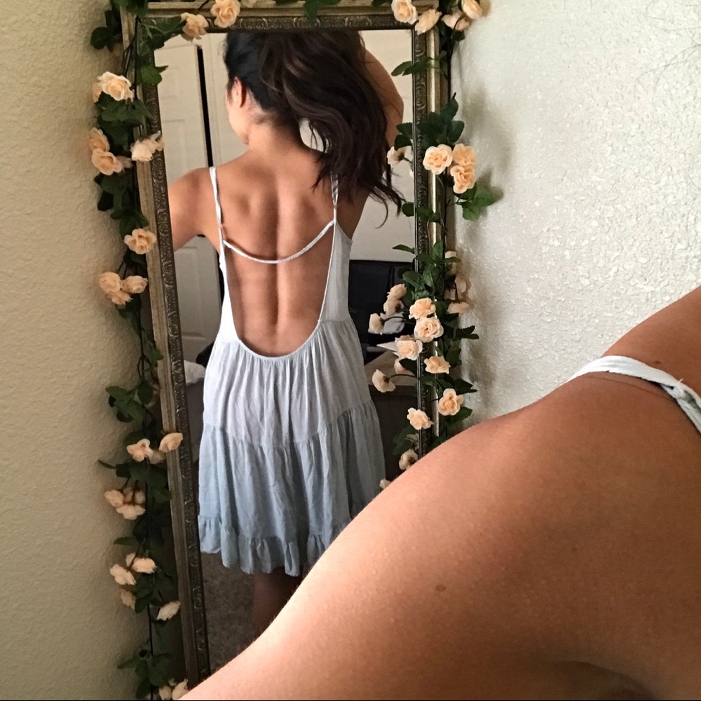 Flowy open back dress - Picture 3 of 4