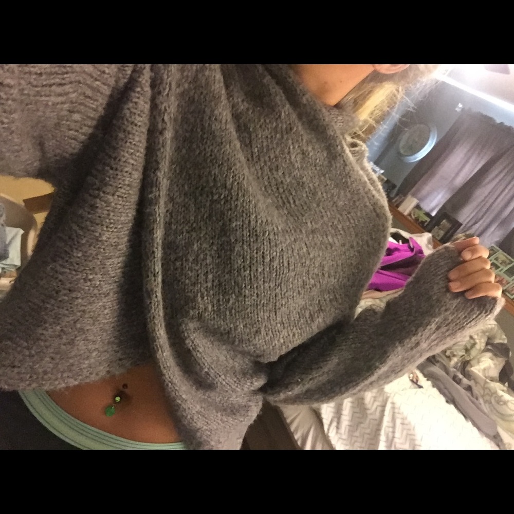Super cute sweater!