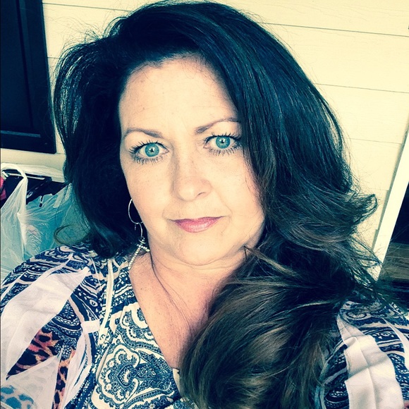 Meet your Posher, Patti - Picture 1 of 1