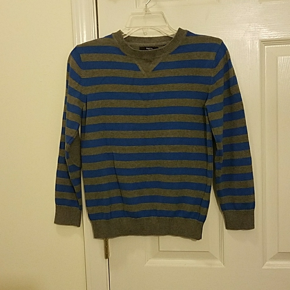 Boys Like New GAPkids sweater.