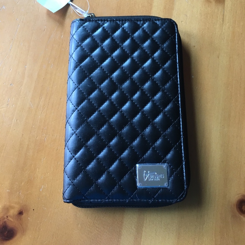 ‼️ONLY 2 LEFT‼️IT Cosmetics brush case