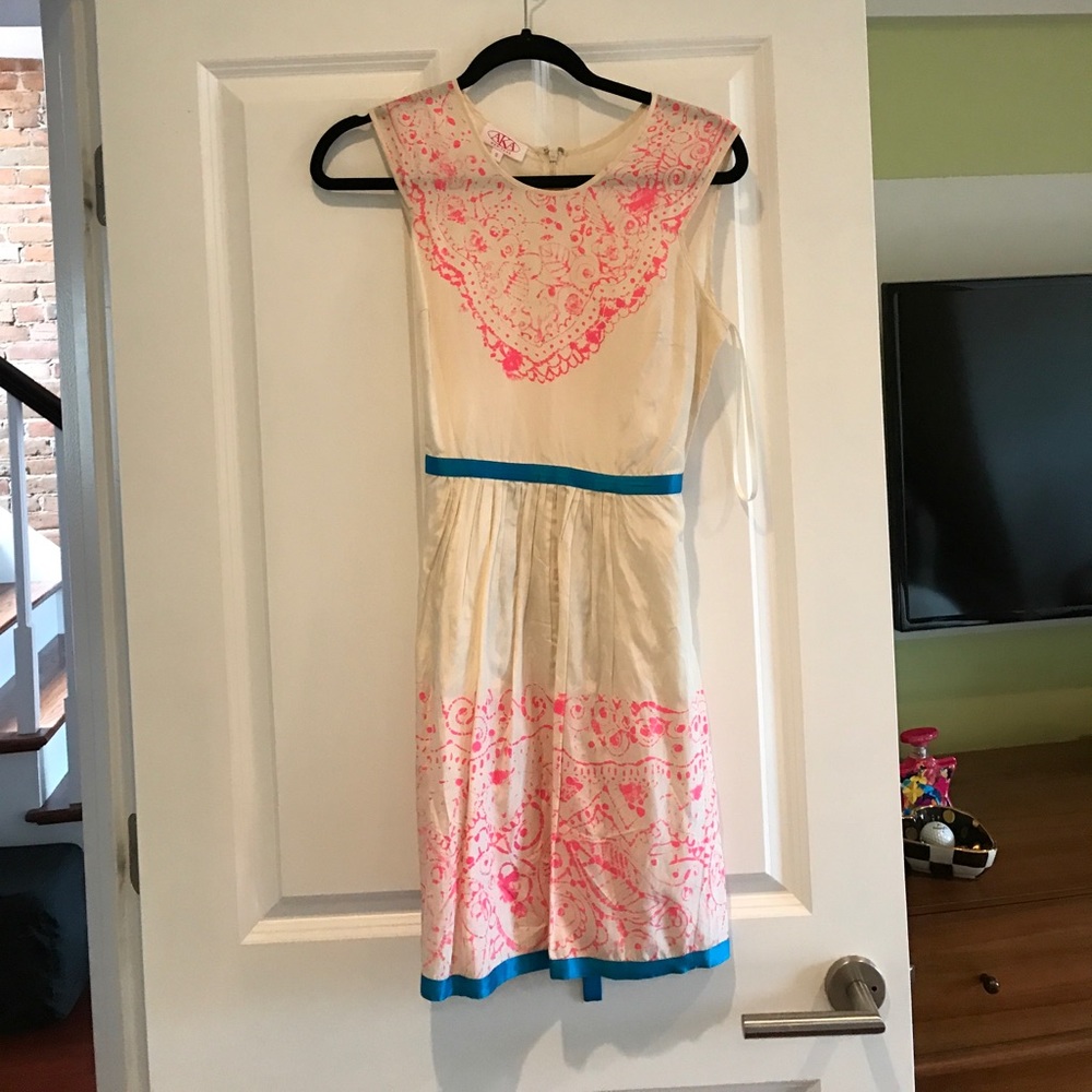 AKA beautiful dress size smal