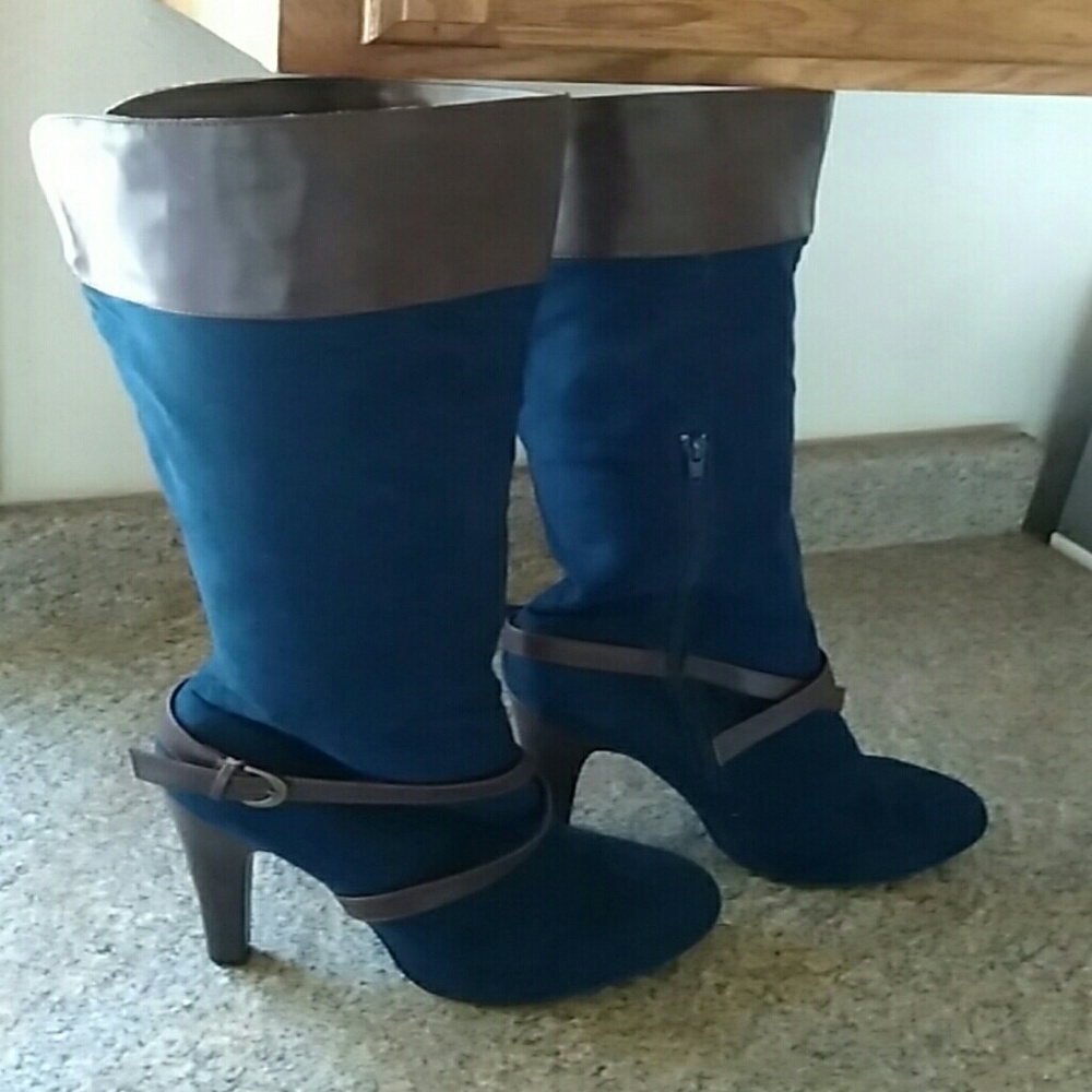 Size ten heeled boots