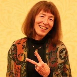 Meet your Posher, Julia