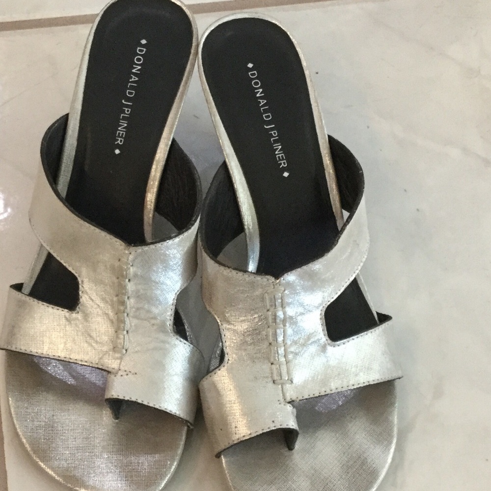 Donald J Pliner Sandals