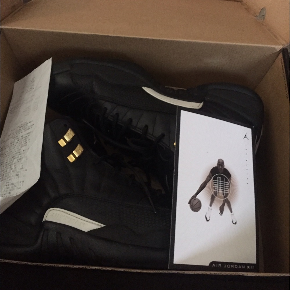 Jordan master black 12s