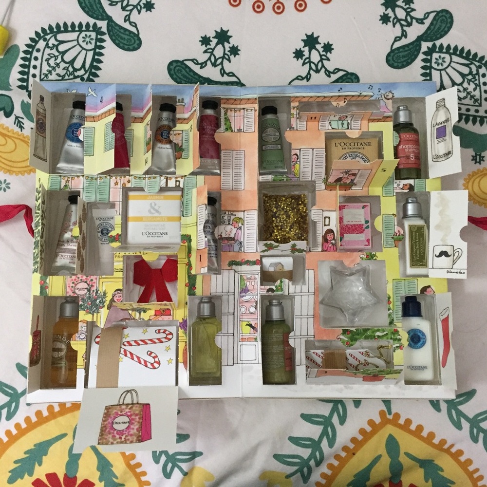 ❌SOLD❌L'Occitane Advent 25 Days of Christmas Set