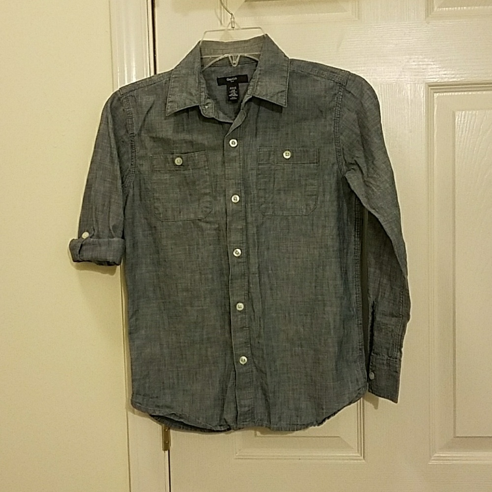 Boys Trendy Classic GAPKids Chambray button down!