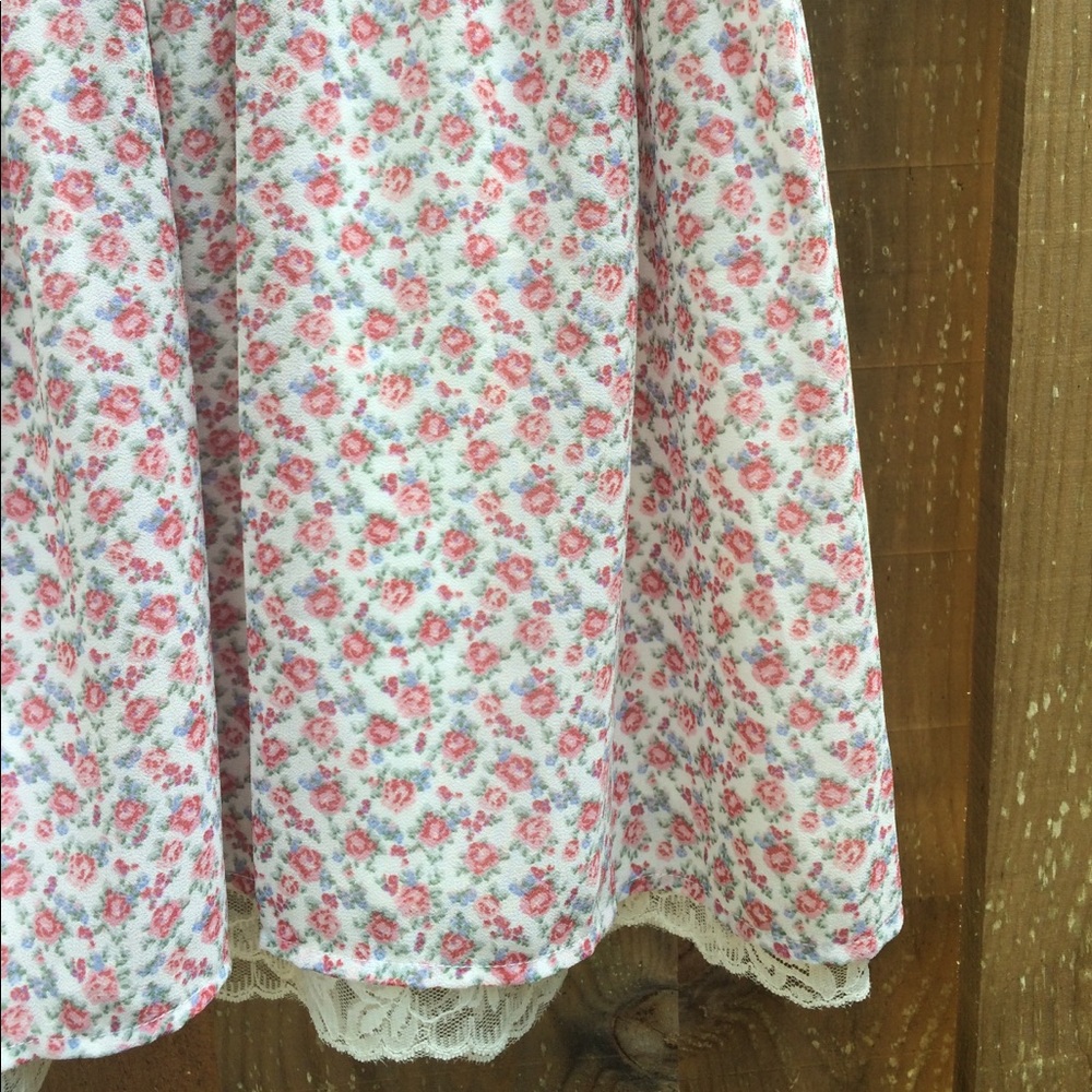 Floral Cottagecore skirt - Picture 2 of 2
