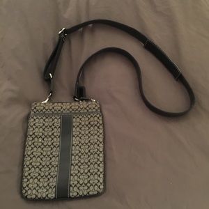 Coach Signature Swingpack Messenger Crossbody Bag