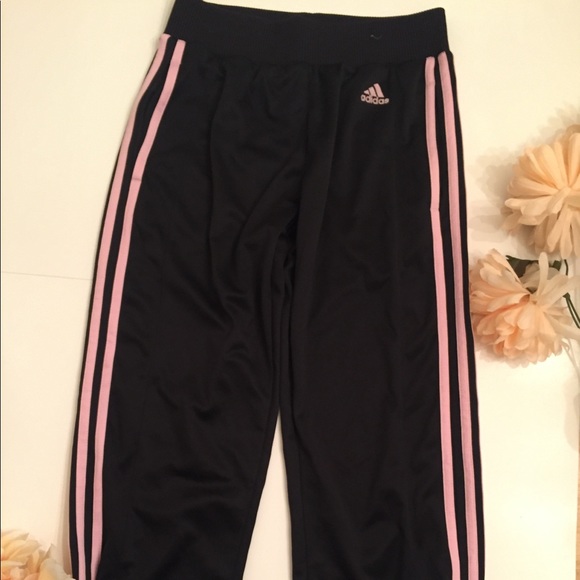 ADIDAS BLACK 3 STRIPES CROPPED CAPRI WORKOUT PANTS - Picture 5 of 8