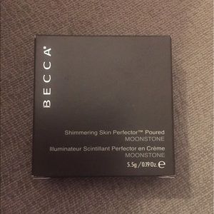Becca Shimmering Skin Perfector Poured