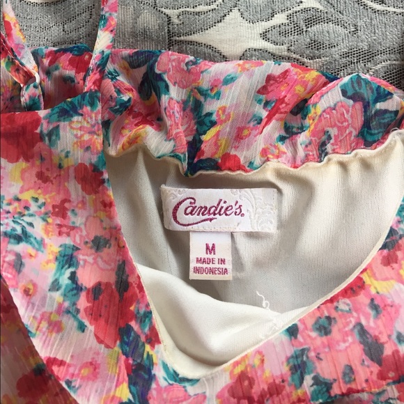 Floral Ruffle Top - Picture 3 of 5