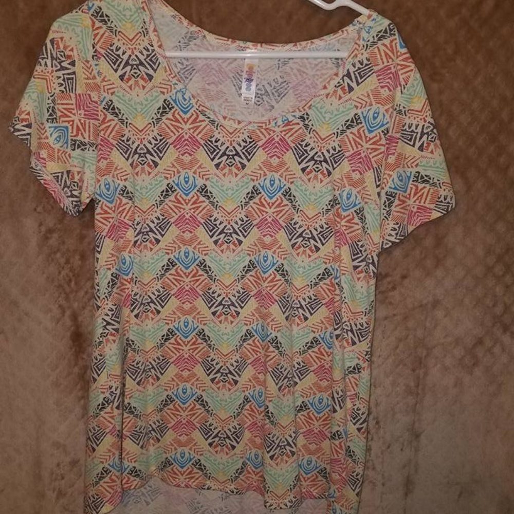 Lularoe M Classic Tee