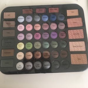 Ultra eyeshadow, lip gloss and blush