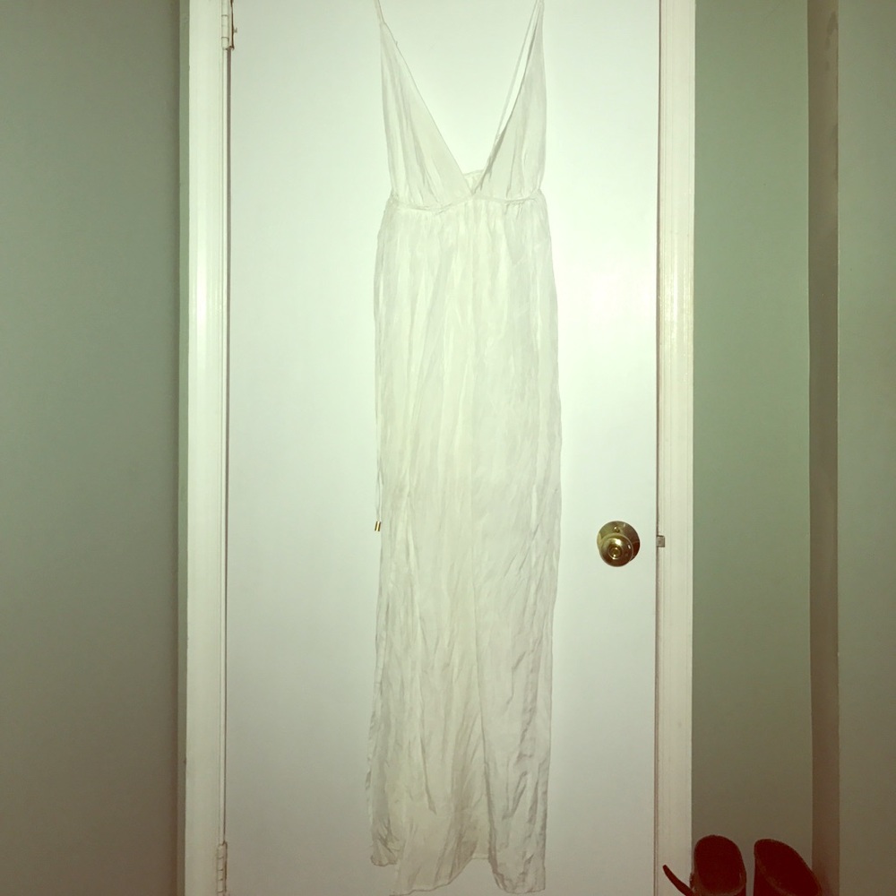 White strapless dress