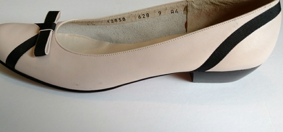 Vintage Ferragamo Pink Black Bow Ladies Shoes - Picture 3 of 6