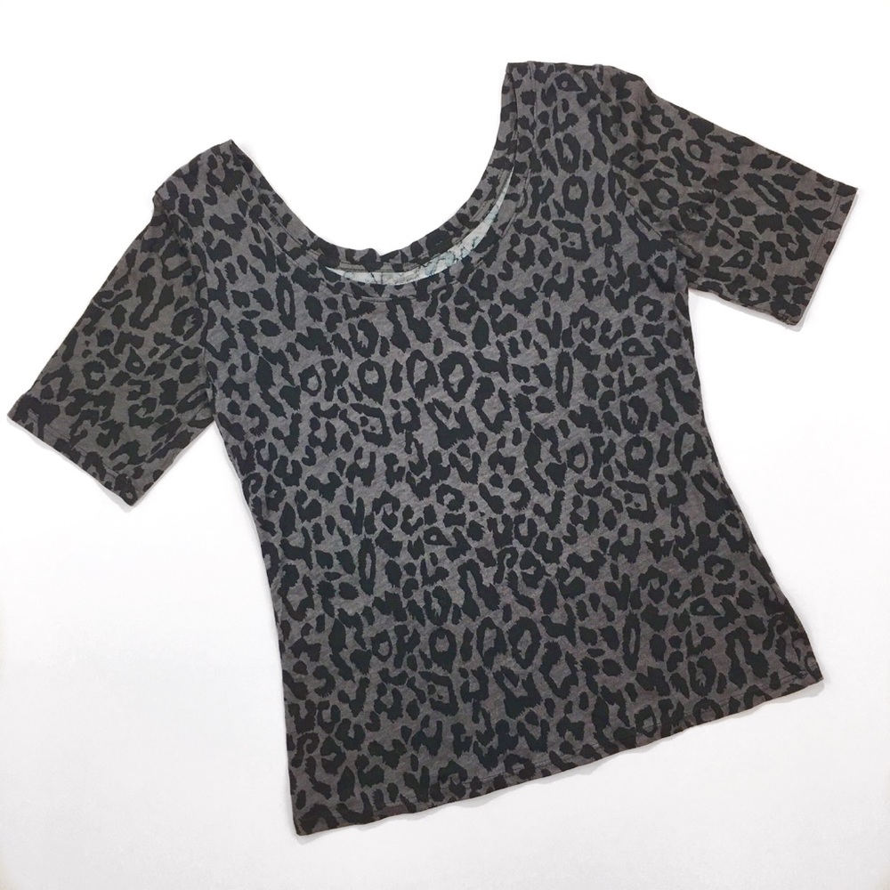 {New York & Company} Gray/Black Leopard Print Top