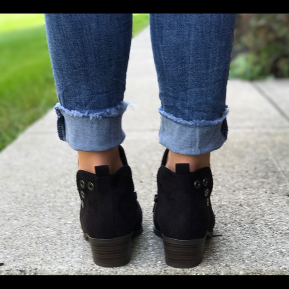  Black Grommet Booties - Picture 5 of 8