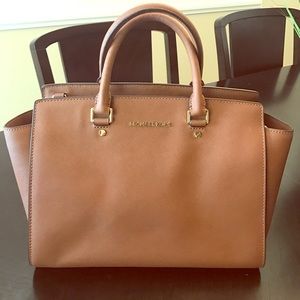 Michael Kors Luggage Color Purse