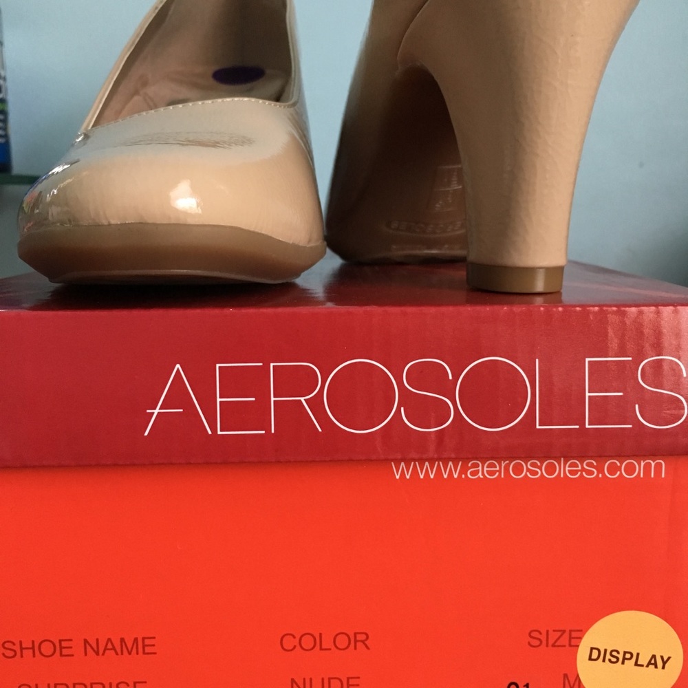 New with tags Aerosoles heels