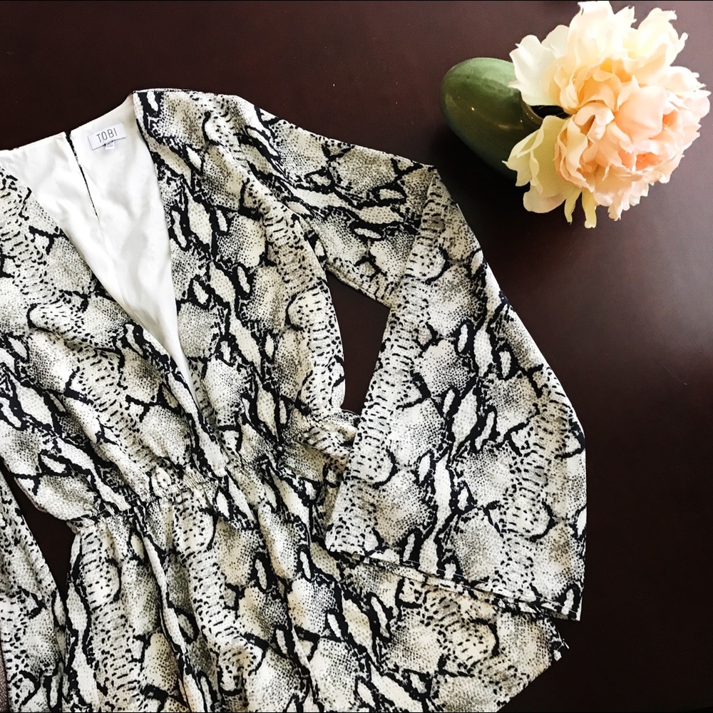 TOBI NEW Grey Multi Snake Print Low Cut Romper XS