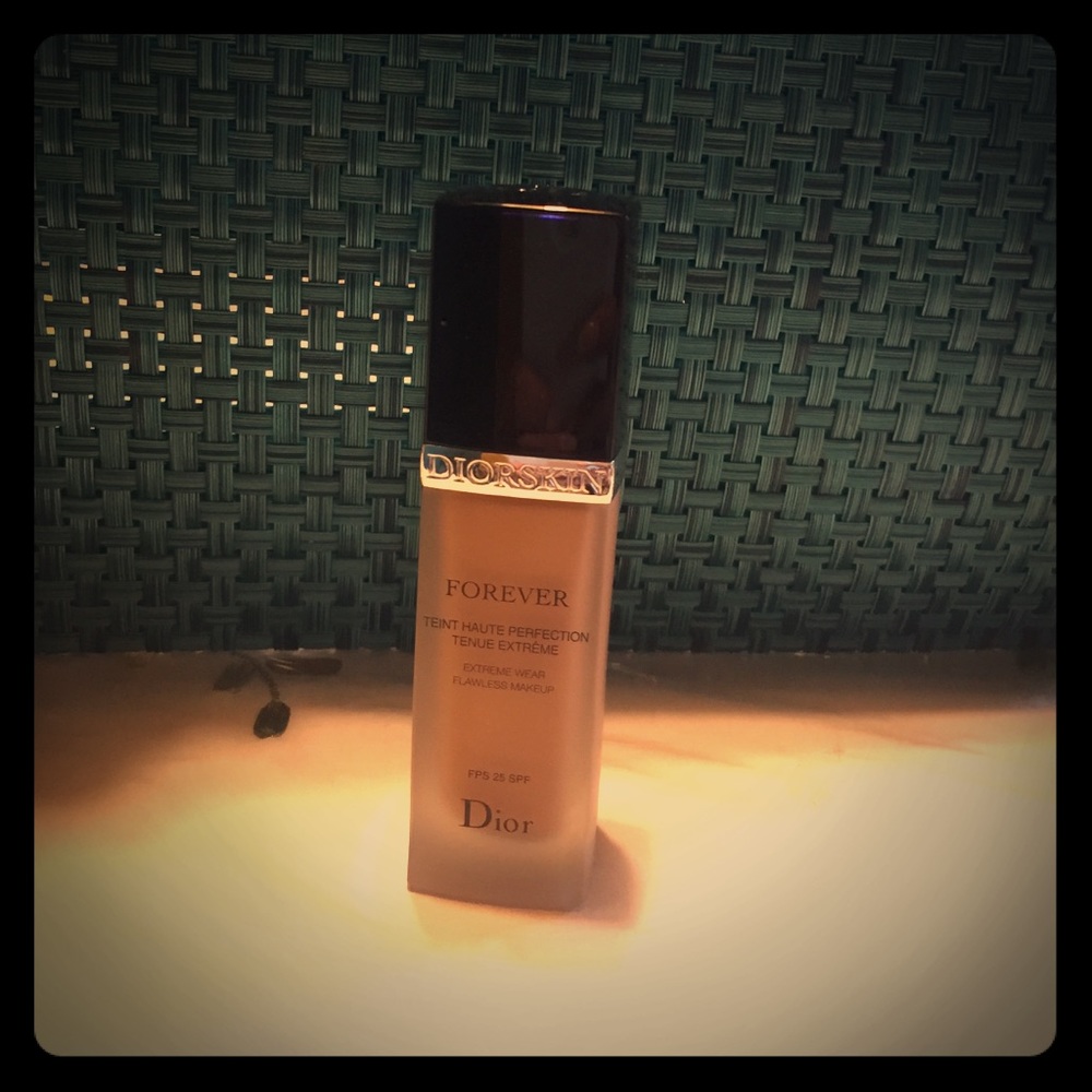 Diorskin Forever 040