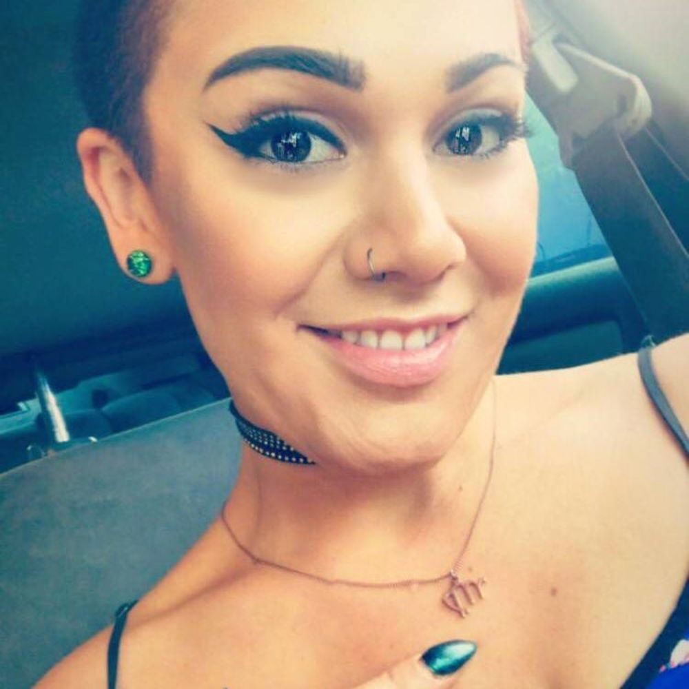 Meet your Posher, Olivia