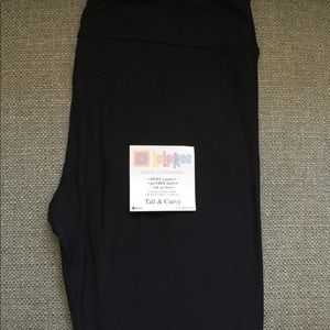 Lularoe Black Tall and Curvy Legging