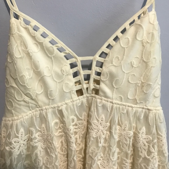 Lace top - Picture 2 of 4