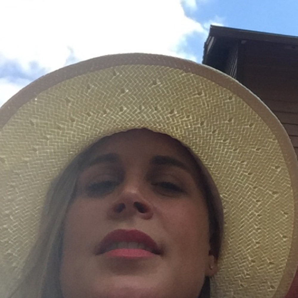 Meet your Posher, Lauren