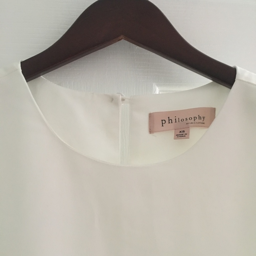 STUNNING OWO Philosophy hi-lo white top