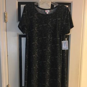 Lularoe black and white Carly bnwt medium