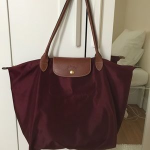 Authentic Large Lonchamp Le pliage tote Burgundy