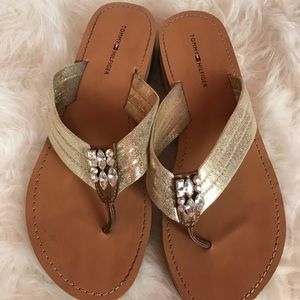 Flip-flops gold and tan