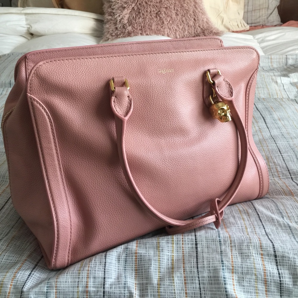 ALEXANDER MQUEEN NEW and Perfect Condition!